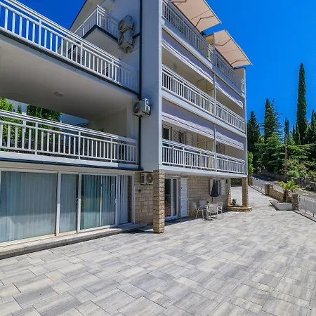 Apartment Lauschiges Nur 300 Meter Zum Mit Meerblick, Parkplatz, Grillplatz Dramalj